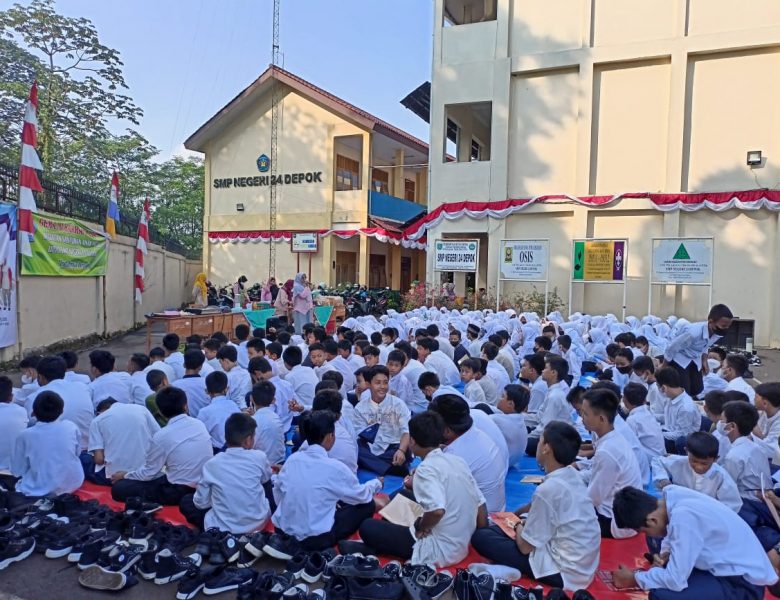 RasaDewa tampil di depan Siswa Siswi SMP Negeri 24 Kota Depok